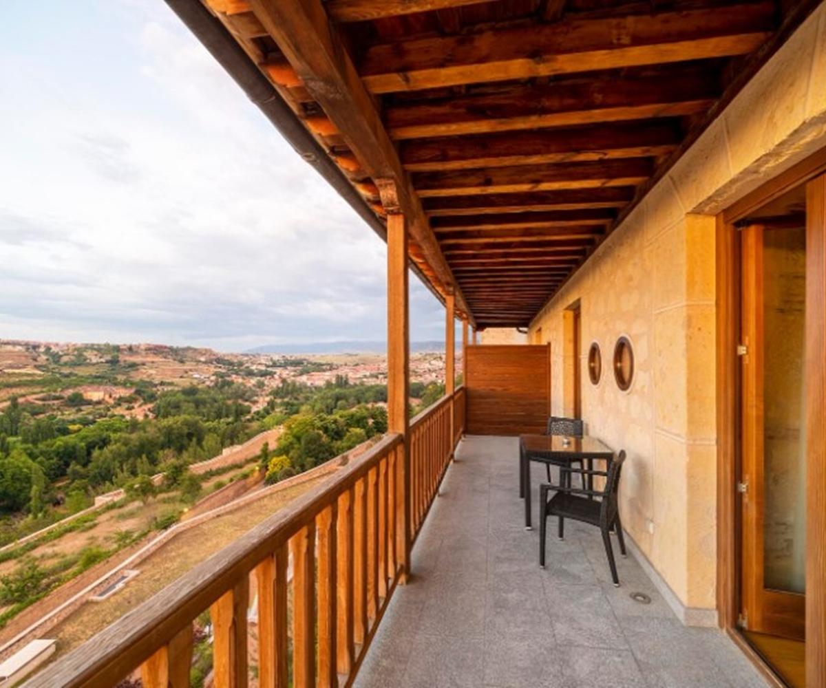 Aurea Convento Capuchinos By Eurostars Hotel Company Segovia Kültér fotó A balcony