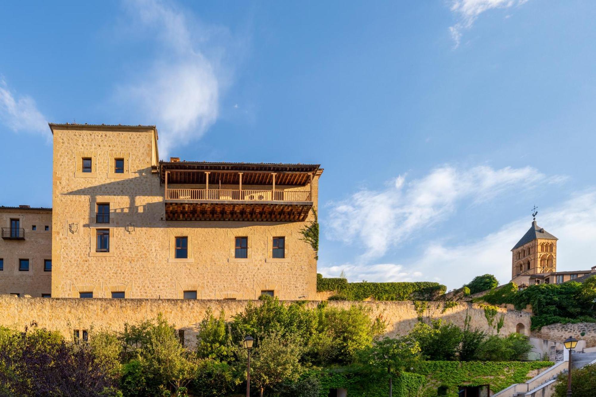 Aurea Convento Capuchinos By Eurostars Hotel Company Segovia Kültér fotó The castle of Ucero